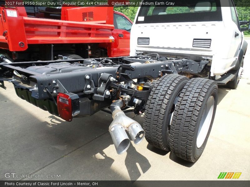 Oxford White / Medium Earth Gray 2017 Ford F550 Super Duty XL Regular Cab 4x4 Chassis