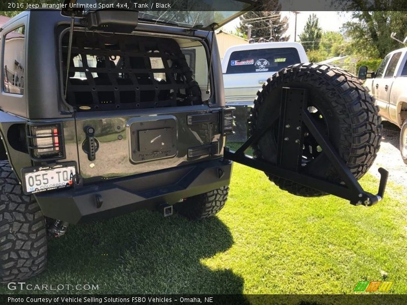 Tank / Black 2016 Jeep Wrangler Unlimited Sport 4x4