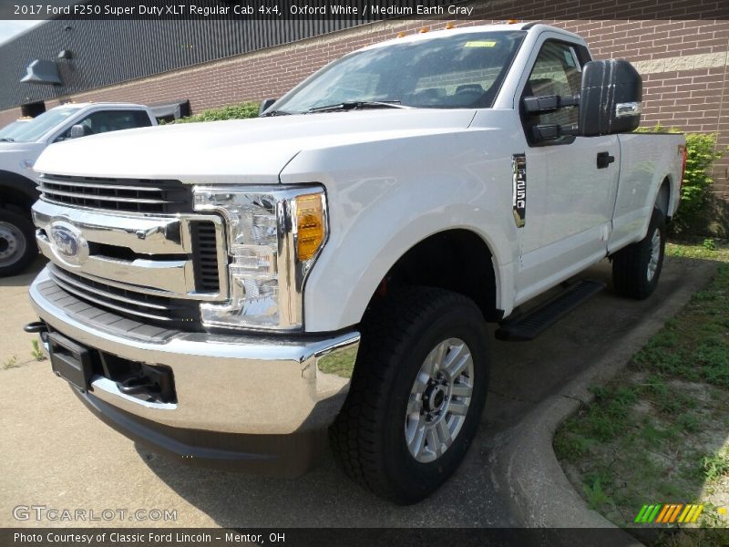 Oxford White / Medium Earth Gray 2017 Ford F250 Super Duty XLT Regular Cab 4x4