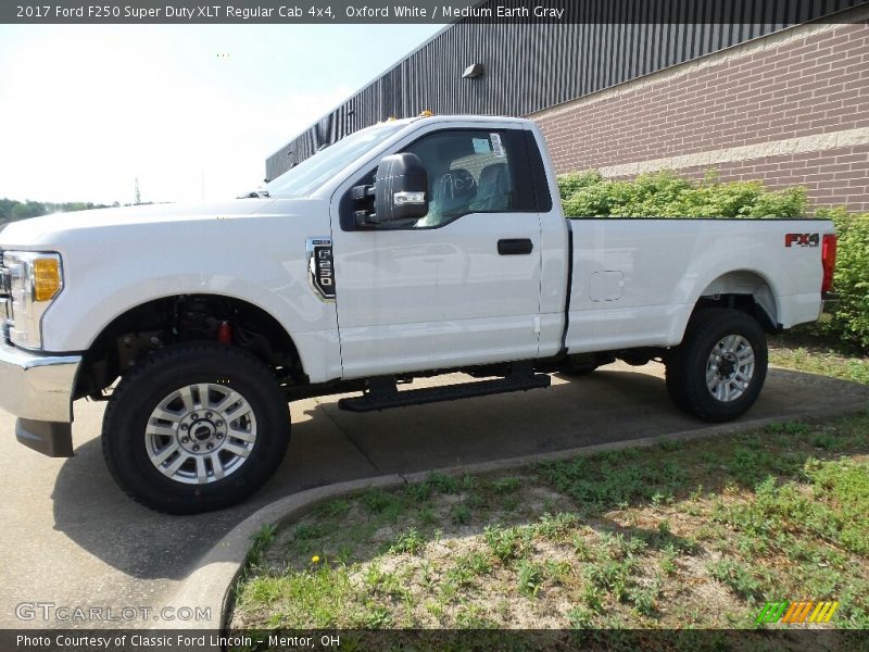 Oxford White / Medium Earth Gray 2017 Ford F250 Super Duty XLT Regular Cab 4x4