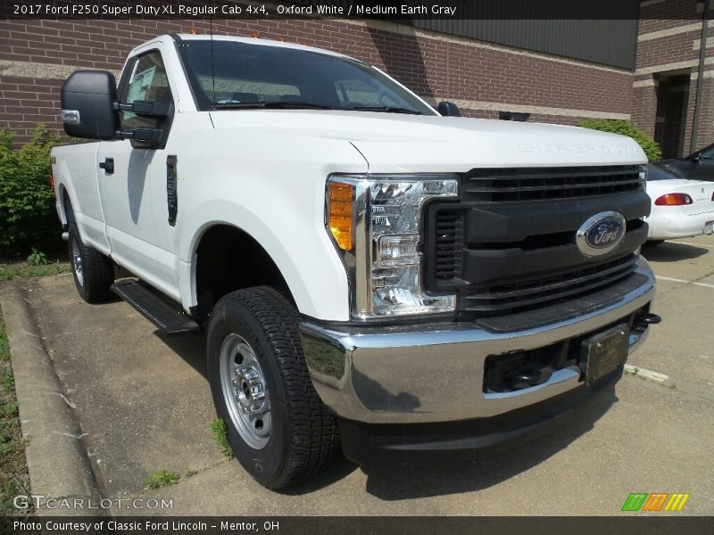 Oxford White / Medium Earth Gray 2017 Ford F250 Super Duty XL Regular Cab 4x4