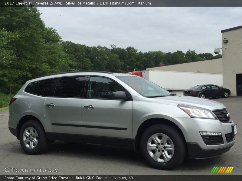 Front 3/4 View of 2017 Traverse LS AWD