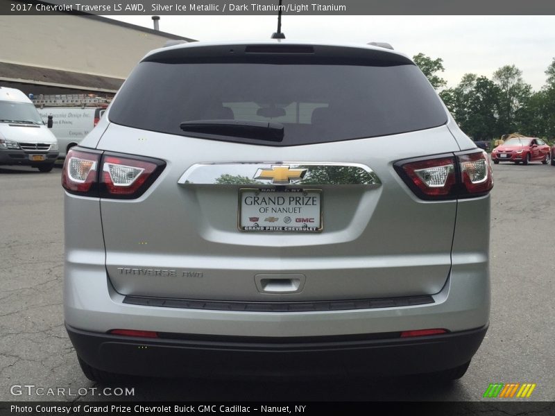 Silver Ice Metallic / Dark Titanium/Light Titanium 2017 Chevrolet Traverse LS AWD