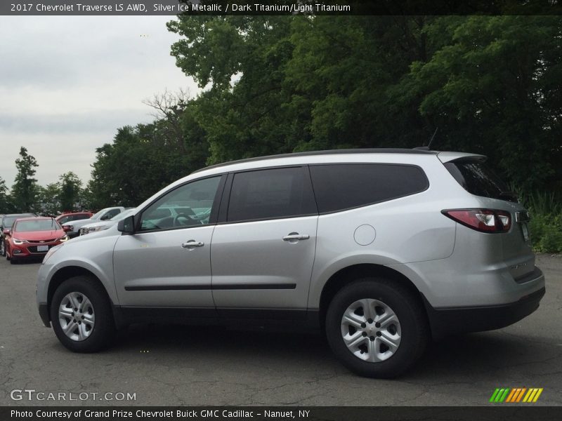  2017 Traverse LS AWD Silver Ice Metallic