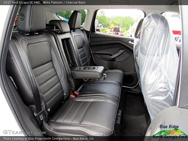 White Platinum / Charcoal Black 2017 Ford Escape SE 4WD