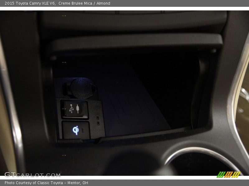 Creme Brulee Mica / Almond 2015 Toyota Camry XLE V6