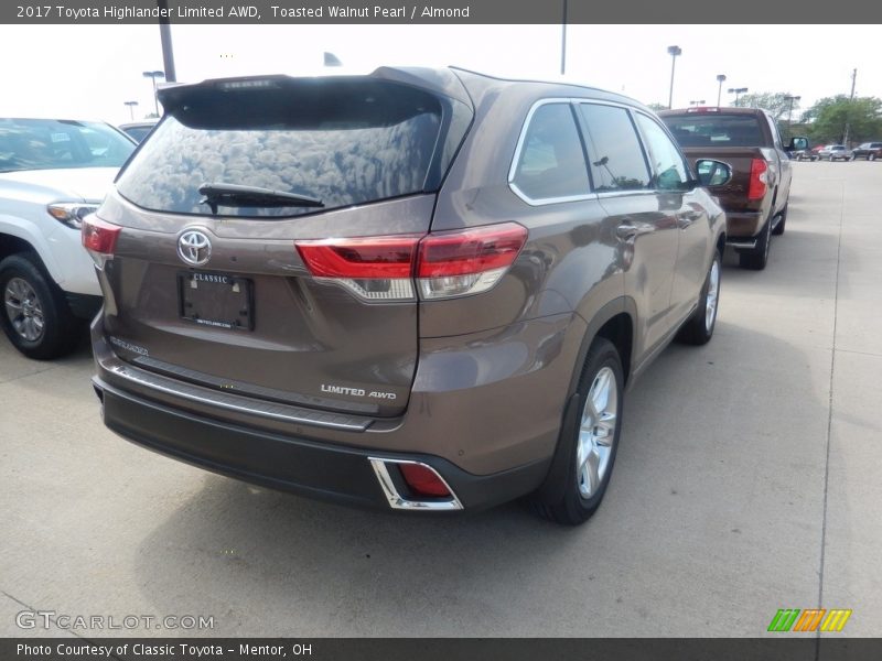 Toasted Walnut Pearl / Almond 2017 Toyota Highlander Limited AWD
