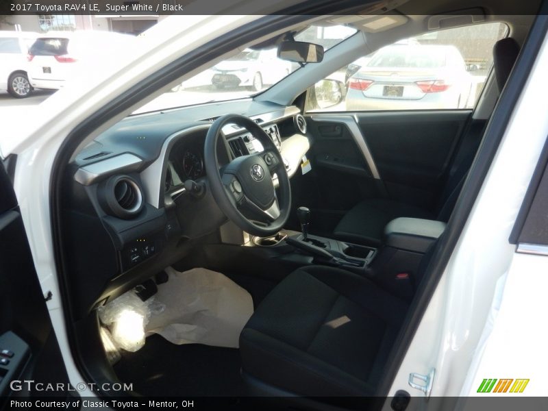 Super White / Black 2017 Toyota RAV4 LE