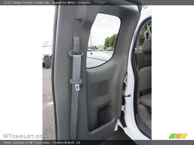 Avalanche White / Graphite 2012 Nissan Frontier S King Cab