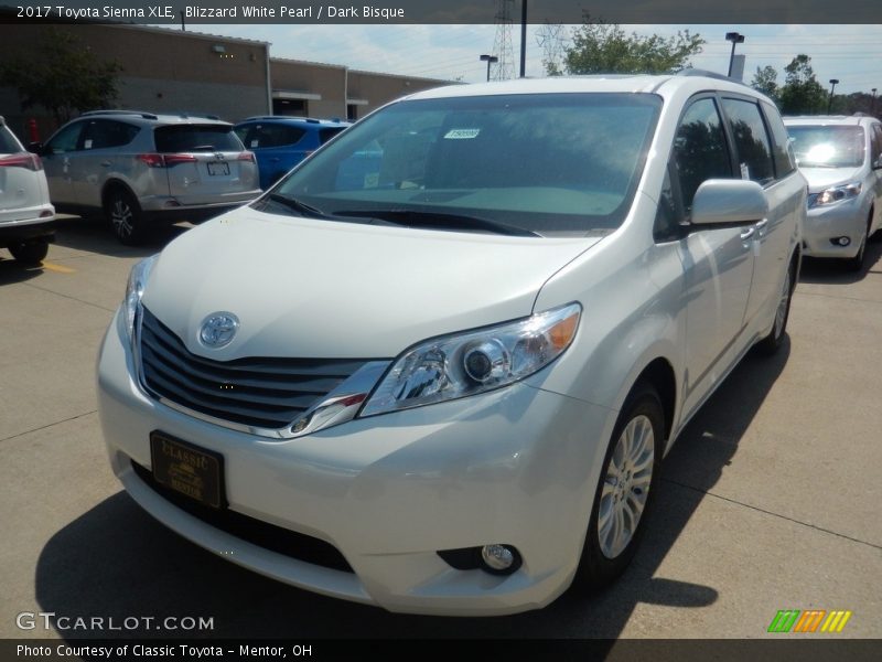 Blizzard White Pearl / Dark Bisque 2017 Toyota Sienna XLE