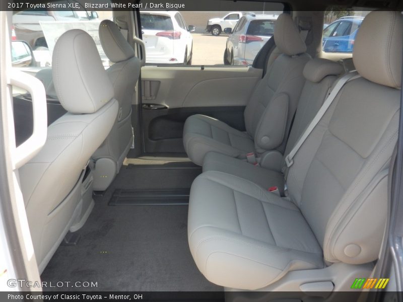 Blizzard White Pearl / Dark Bisque 2017 Toyota Sienna XLE