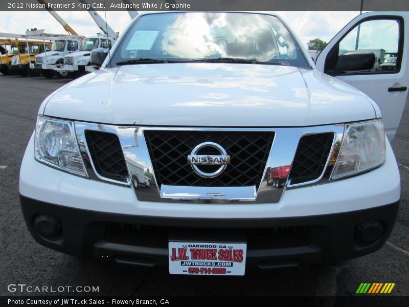 Avalanche White / Graphite 2012 Nissan Frontier S King Cab