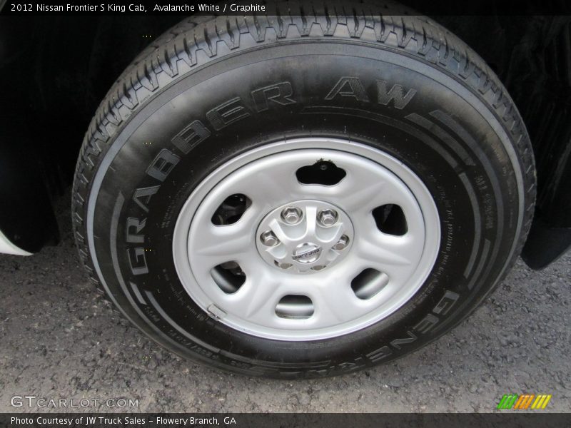 Avalanche White / Graphite 2012 Nissan Frontier S King Cab