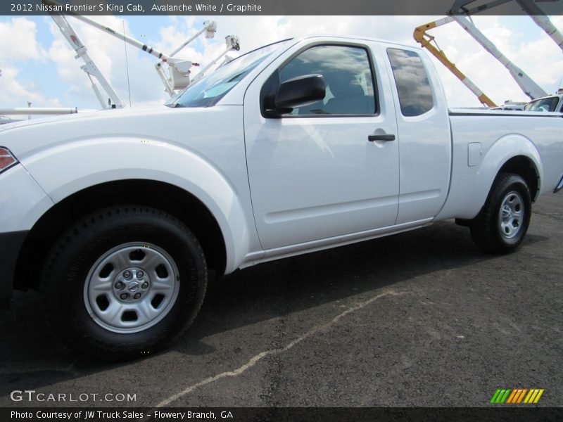 Avalanche White / Graphite 2012 Nissan Frontier S King Cab