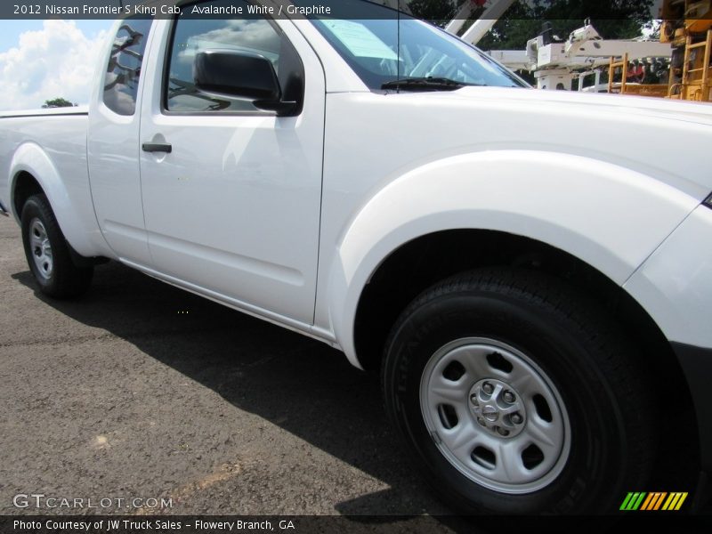 Avalanche White / Graphite 2012 Nissan Frontier S King Cab