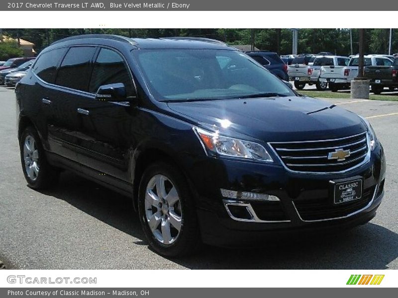 Blue Velvet Metallic / Ebony 2017 Chevrolet Traverse LT AWD