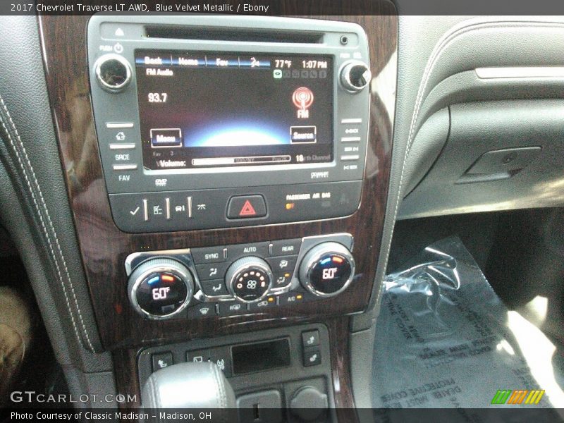 Blue Velvet Metallic / Ebony 2017 Chevrolet Traverse LT AWD