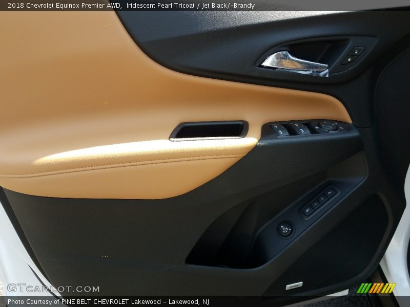 Iridescent Pearl Tricoat / Jet Black/­Brandy 2018 Chevrolet Equinox Premier AWD