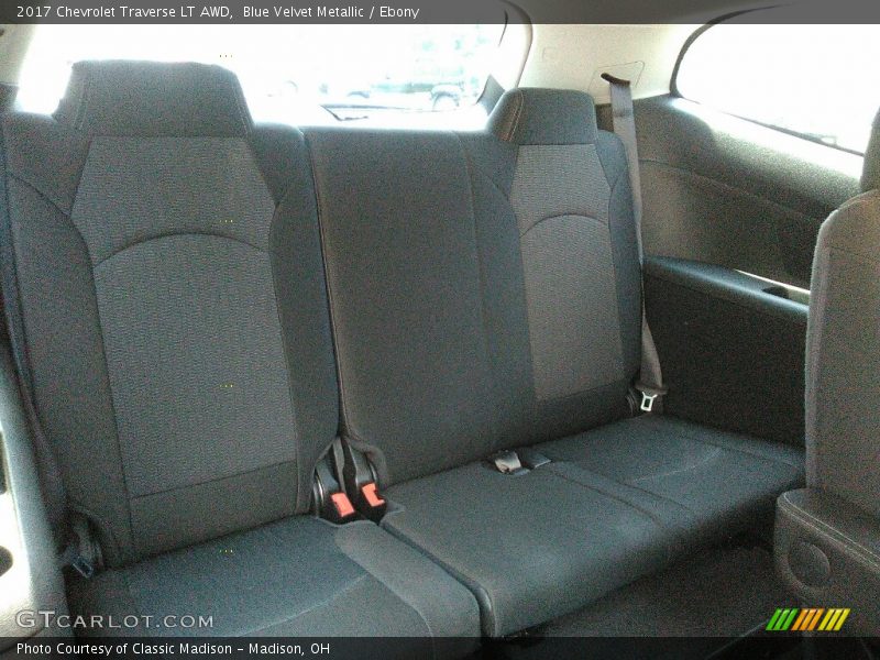 Blue Velvet Metallic / Ebony 2017 Chevrolet Traverse LT AWD