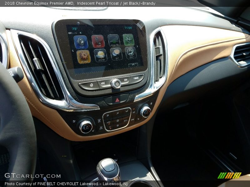 Iridescent Pearl Tricoat / Jet Black/­Brandy 2018 Chevrolet Equinox Premier AWD