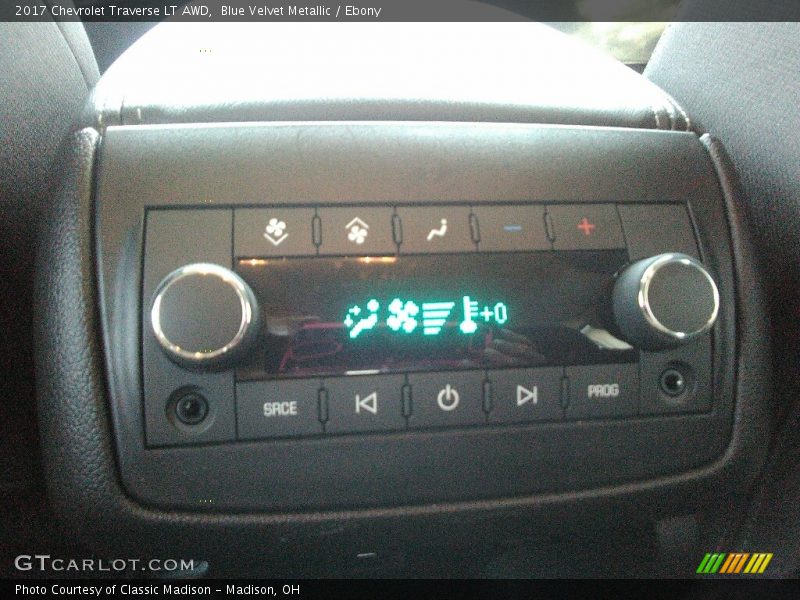 Blue Velvet Metallic / Ebony 2017 Chevrolet Traverse LT AWD