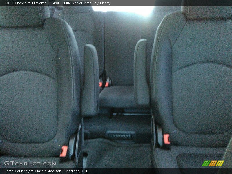Blue Velvet Metallic / Ebony 2017 Chevrolet Traverse LT AWD