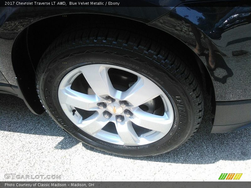 Blue Velvet Metallic / Ebony 2017 Chevrolet Traverse LT AWD