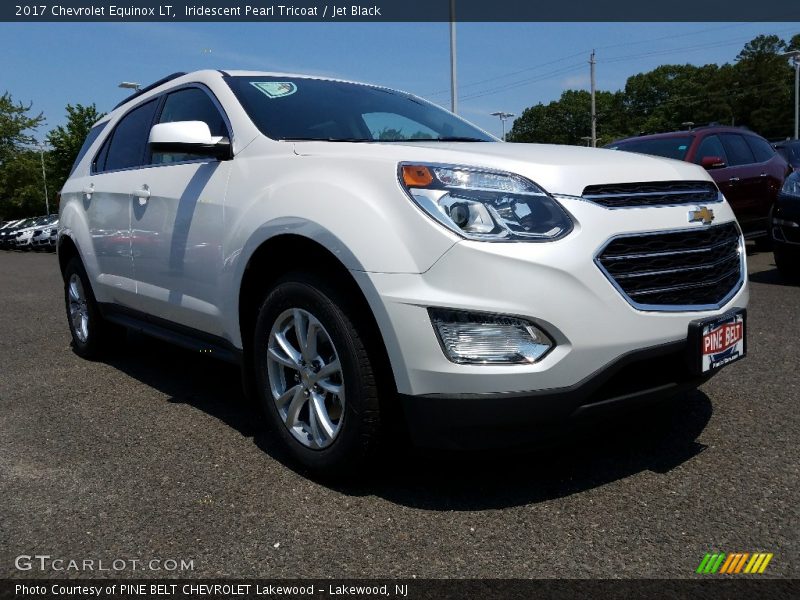 Iridescent Pearl Tricoat / Jet Black 2017 Chevrolet Equinox LT