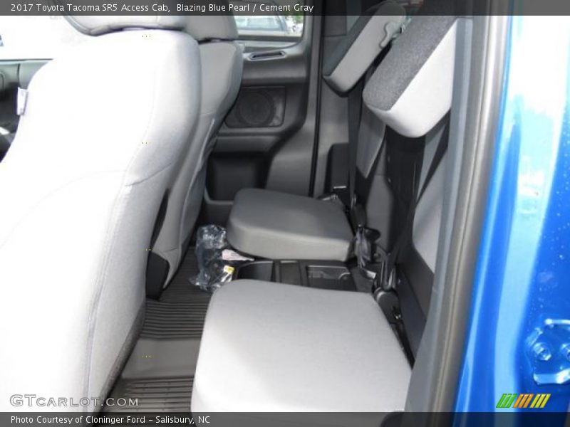 Blazing Blue Pearl / Cement Gray 2017 Toyota Tacoma SR5 Access Cab