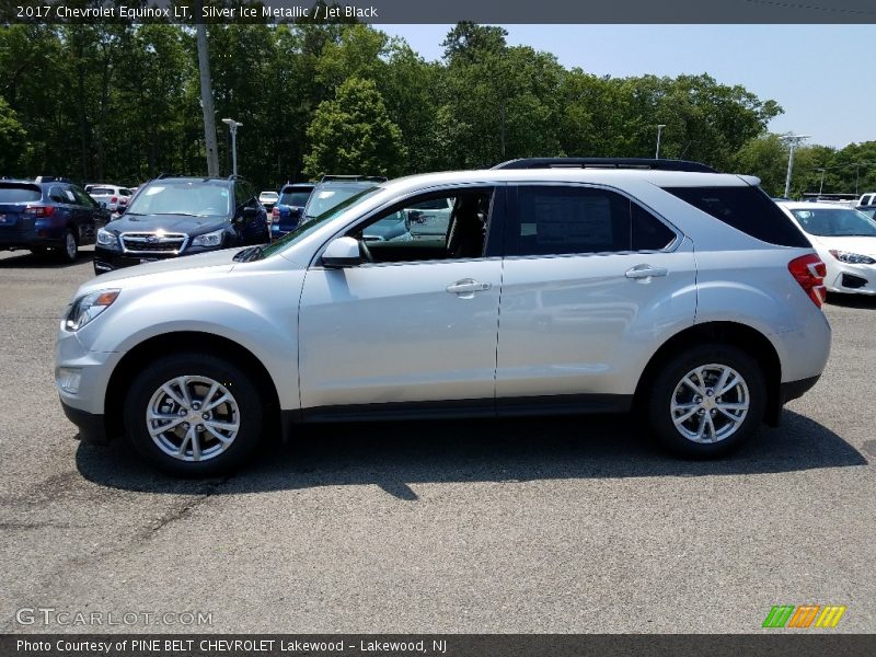 Silver Ice Metallic / Jet Black 2017 Chevrolet Equinox LT