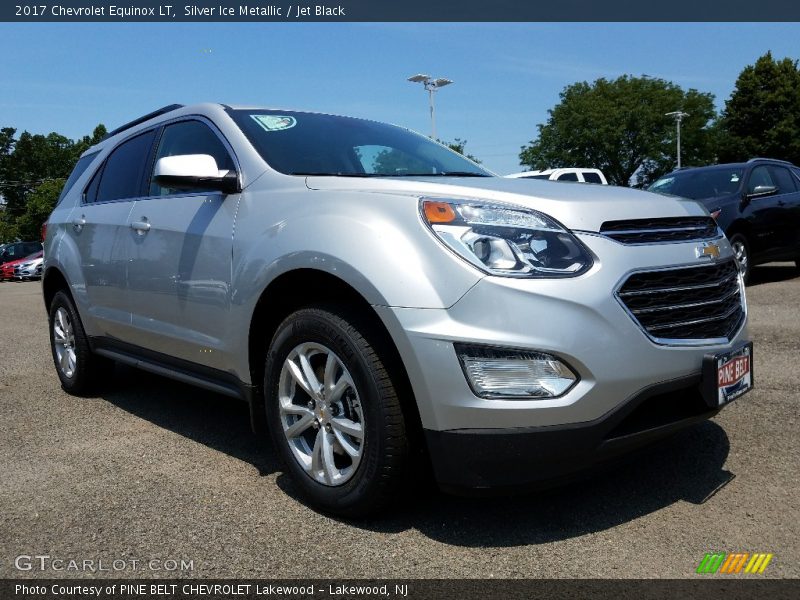 Silver Ice Metallic / Jet Black 2017 Chevrolet Equinox LT