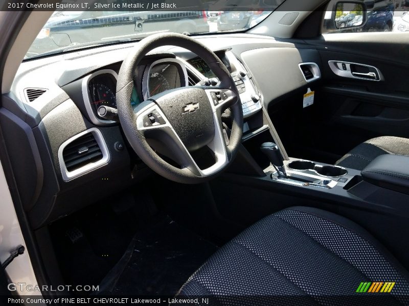 Silver Ice Metallic / Jet Black 2017 Chevrolet Equinox LT