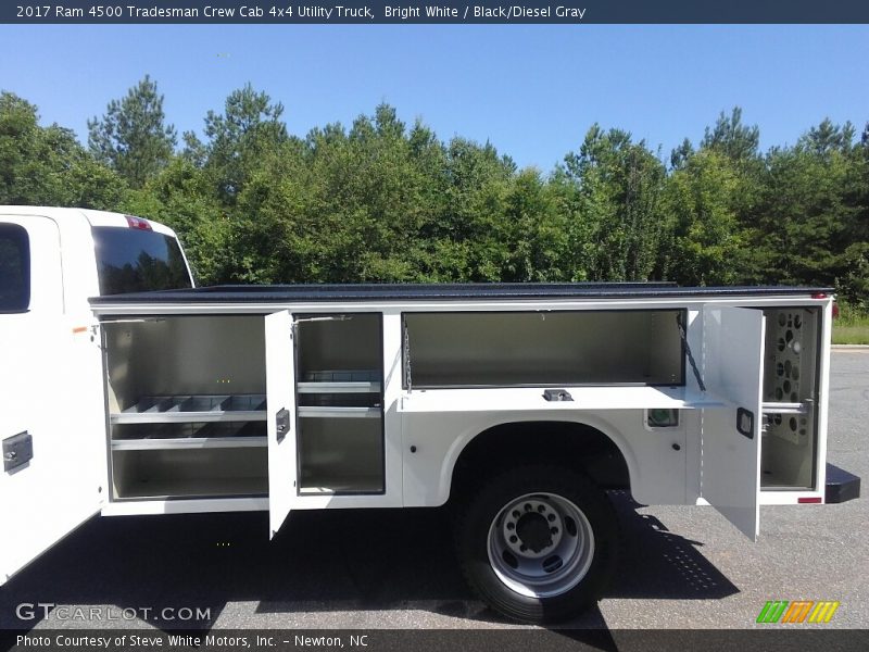 Bright White / Black/Diesel Gray 2017 Ram 4500 Tradesman Crew Cab 4x4 Utility Truck