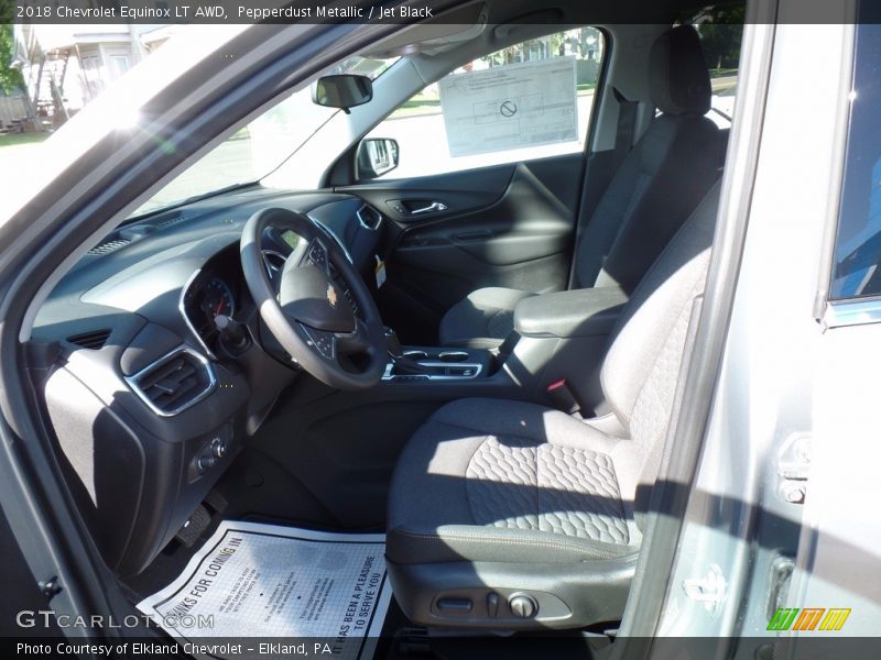 Pepperdust Metallic / Jet Black 2018 Chevrolet Equinox LT AWD