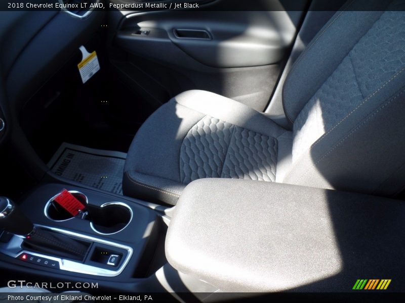 Pepperdust Metallic / Jet Black 2018 Chevrolet Equinox LT AWD