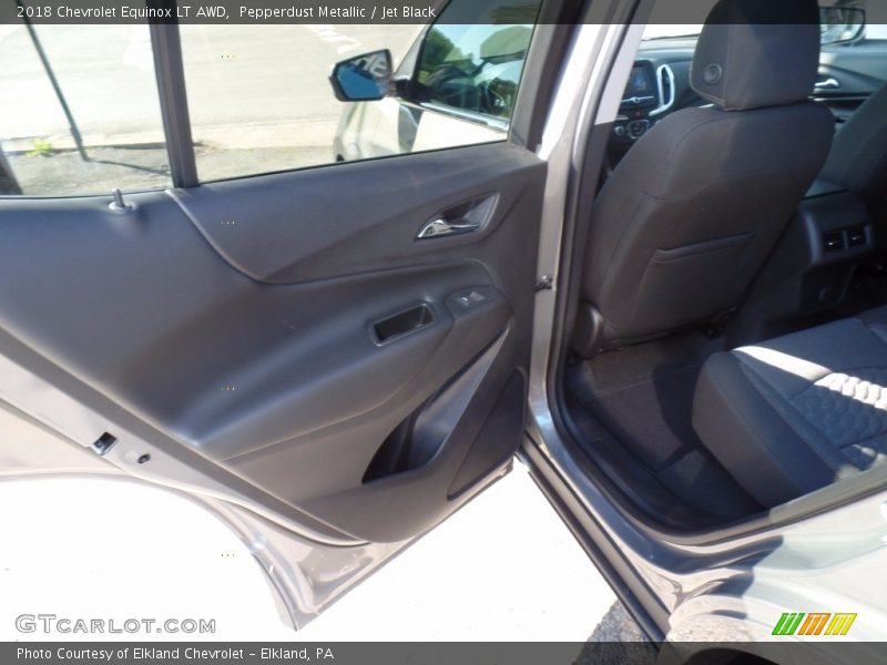 Pepperdust Metallic / Jet Black 2018 Chevrolet Equinox LT AWD