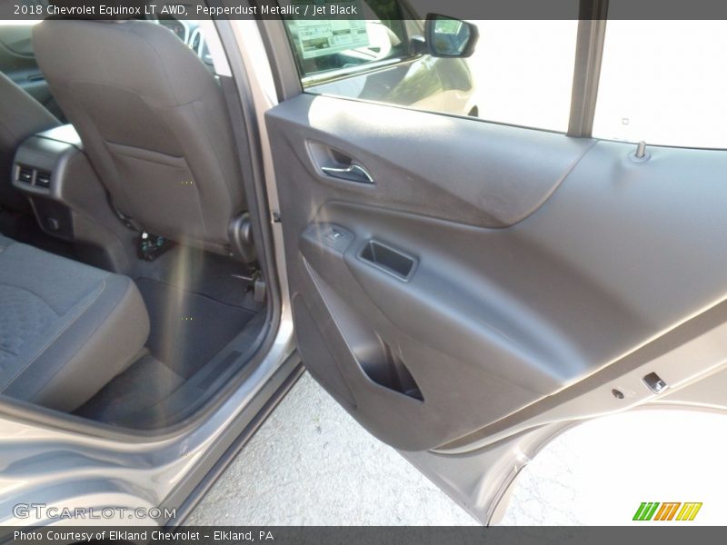 Pepperdust Metallic / Jet Black 2018 Chevrolet Equinox LT AWD
