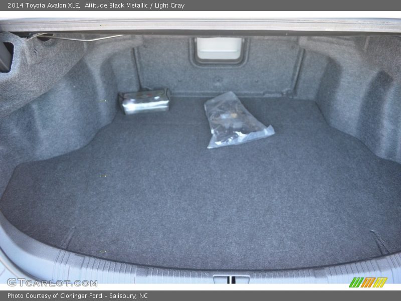 Attitude Black Metallic / Light Gray 2014 Toyota Avalon XLE
