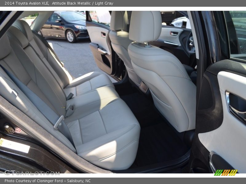 Attitude Black Metallic / Light Gray 2014 Toyota Avalon XLE