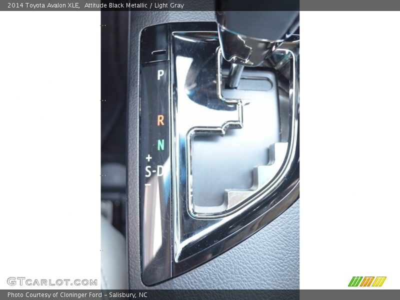 Attitude Black Metallic / Light Gray 2014 Toyota Avalon XLE