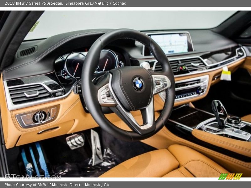 Dashboard of 2018 7 Series 750i Sedan