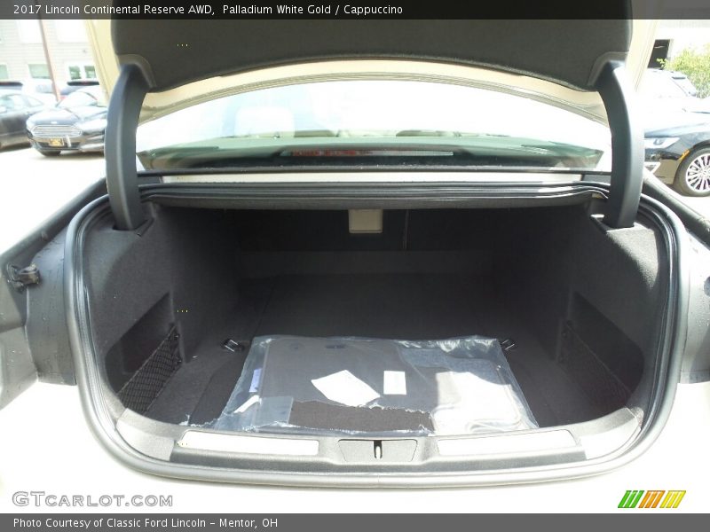  2017 Continental Reserve AWD Trunk