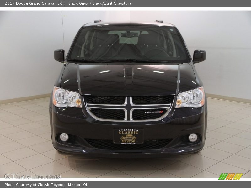 Black Onyx / Black/Light Graystone 2017 Dodge Grand Caravan SXT