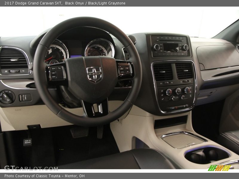 Black Onyx / Black/Light Graystone 2017 Dodge Grand Caravan SXT