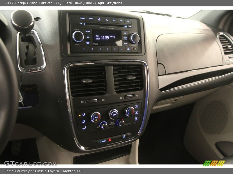 Black Onyx / Black/Light Graystone 2017 Dodge Grand Caravan SXT