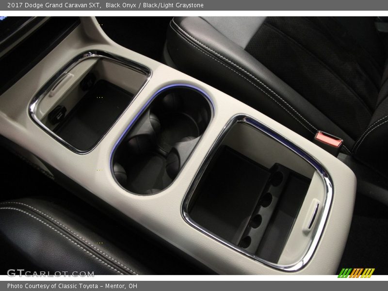 Black Onyx / Black/Light Graystone 2017 Dodge Grand Caravan SXT
