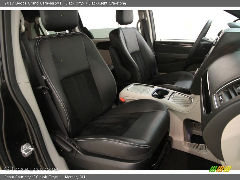 Black Onyx / Black/Light Graystone 2017 Dodge Grand Caravan SXT