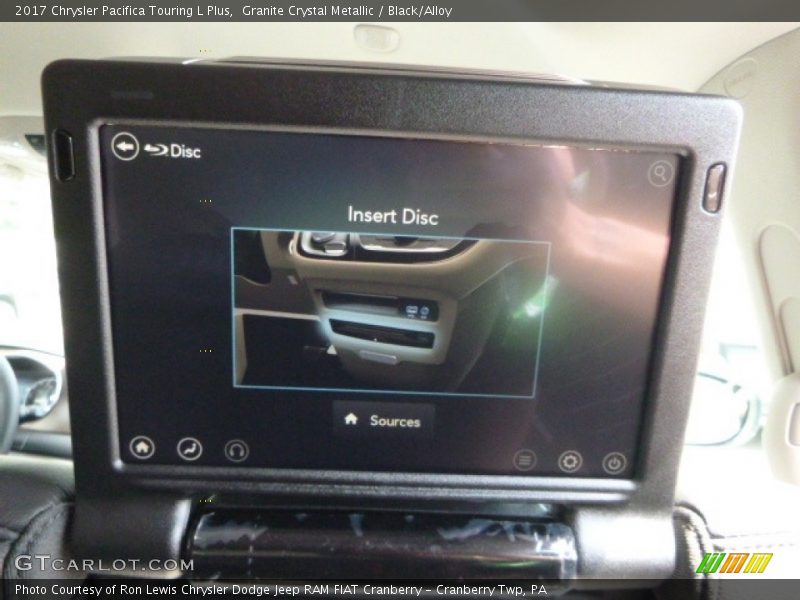 Granite Crystal Metallic / Black/Alloy 2017 Chrysler Pacifica Touring L Plus