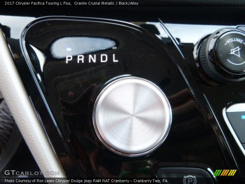 Granite Crystal Metallic / Black/Alloy 2017 Chrysler Pacifica Touring L Plus