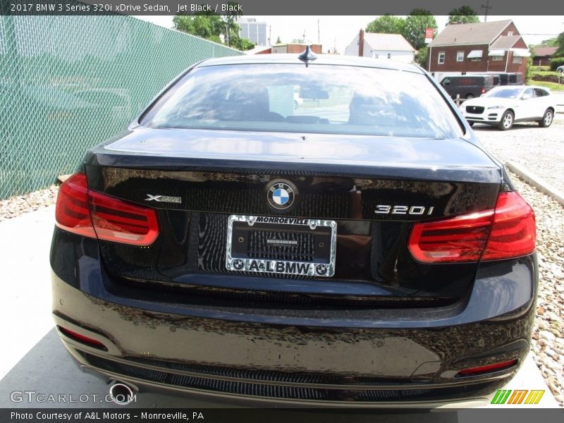 Jet Black / Black 2017 BMW 3 Series 320i xDrive Sedan